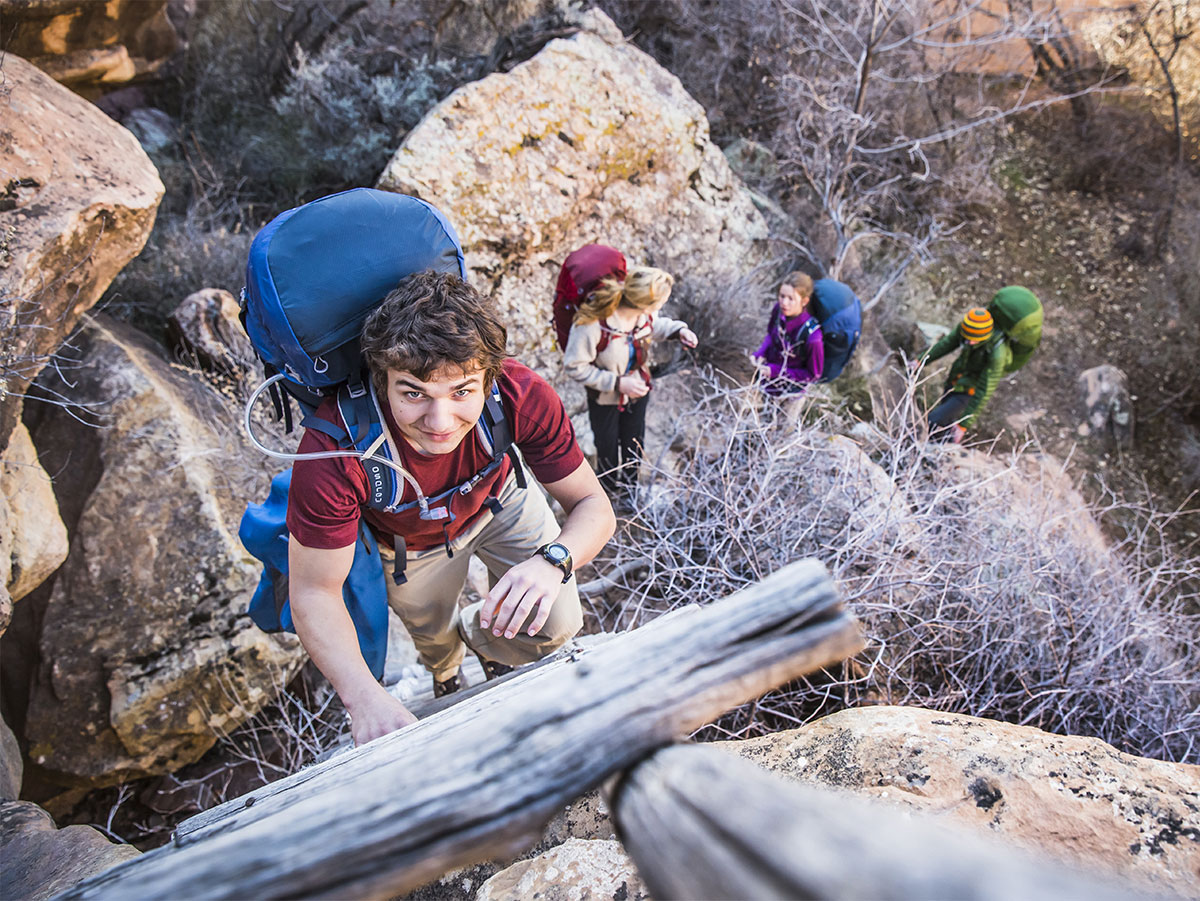 what does backpacking mean