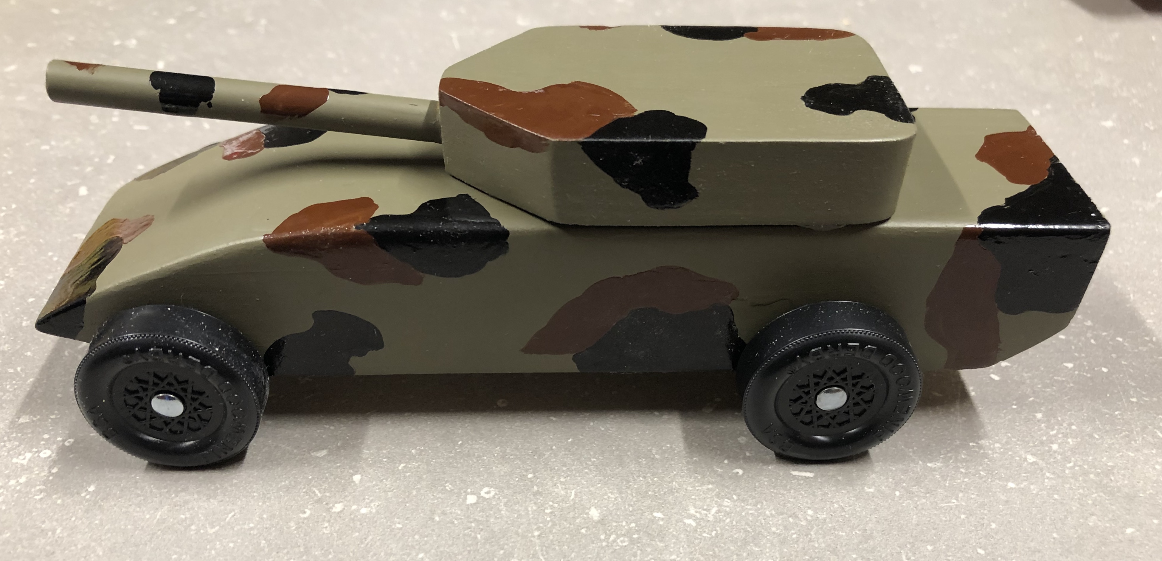 Very Unique! Use a Pencil for a Barrel Pinewood Derby #21 Peace Keeping Tank 