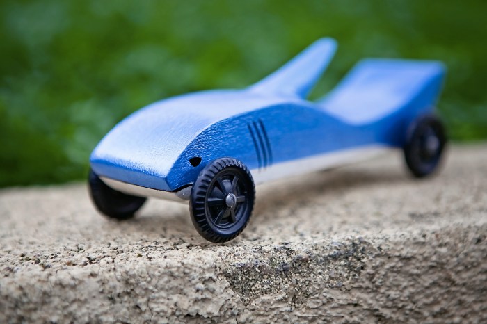 photo-gallery-of-shark-pinewood-derby-car-designs-scout-life-magazine