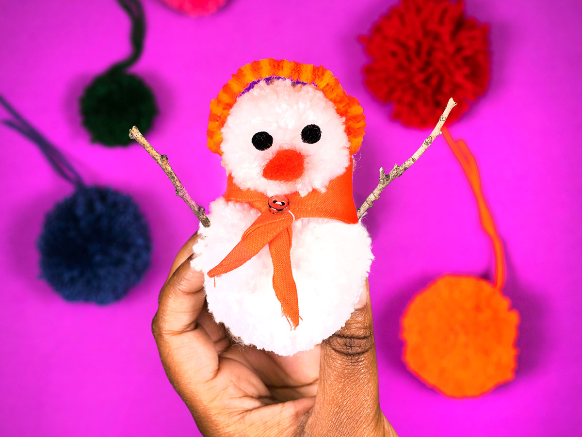 How to Use Yarn to Make a Pompom Snowman